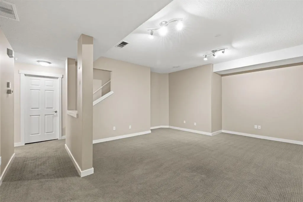 31 Chapala Close SE