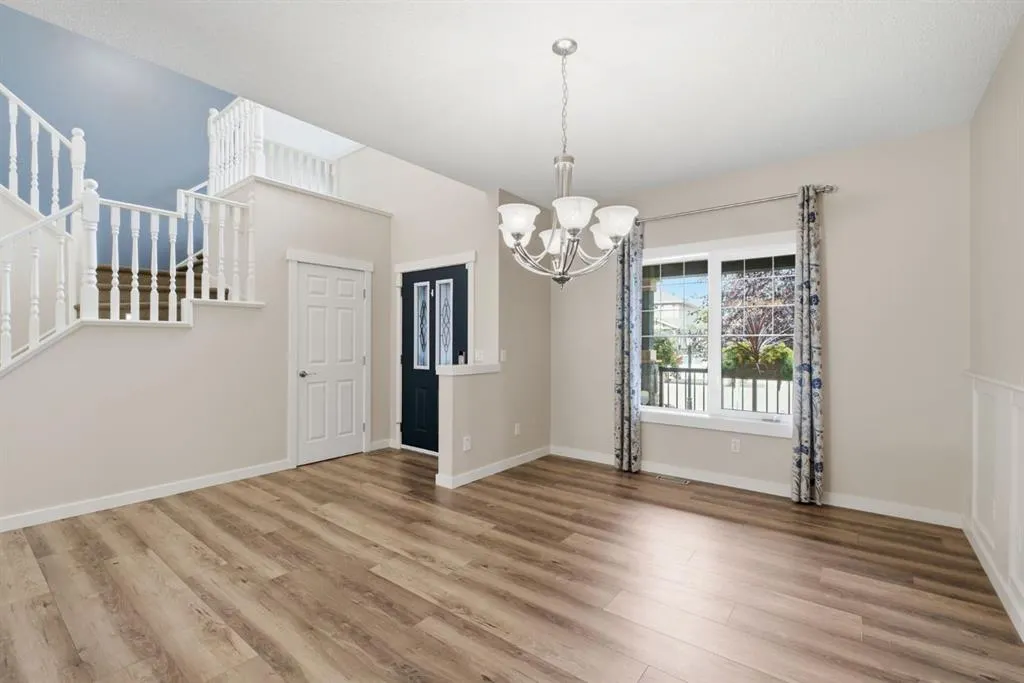 31 Chapala Close SE