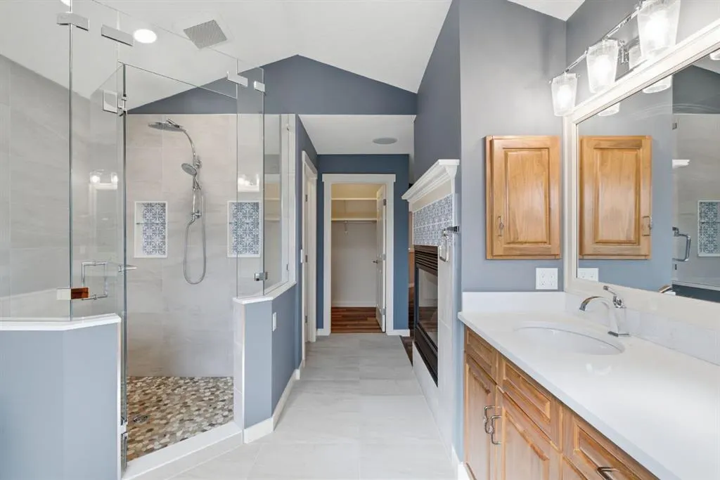 31 Chapala Close SE