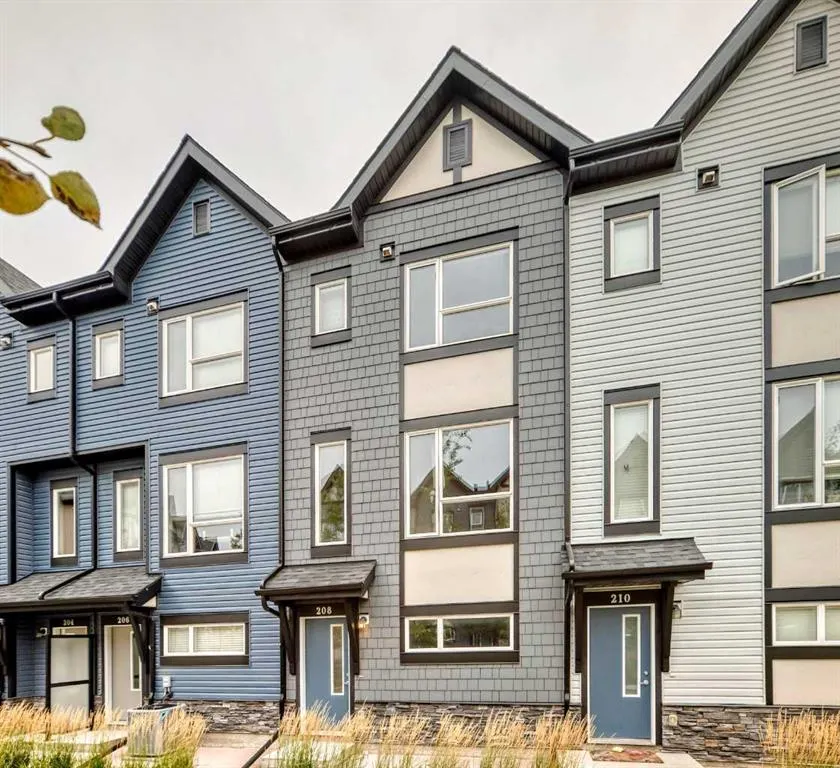 15 Evanscrest Park NW #208