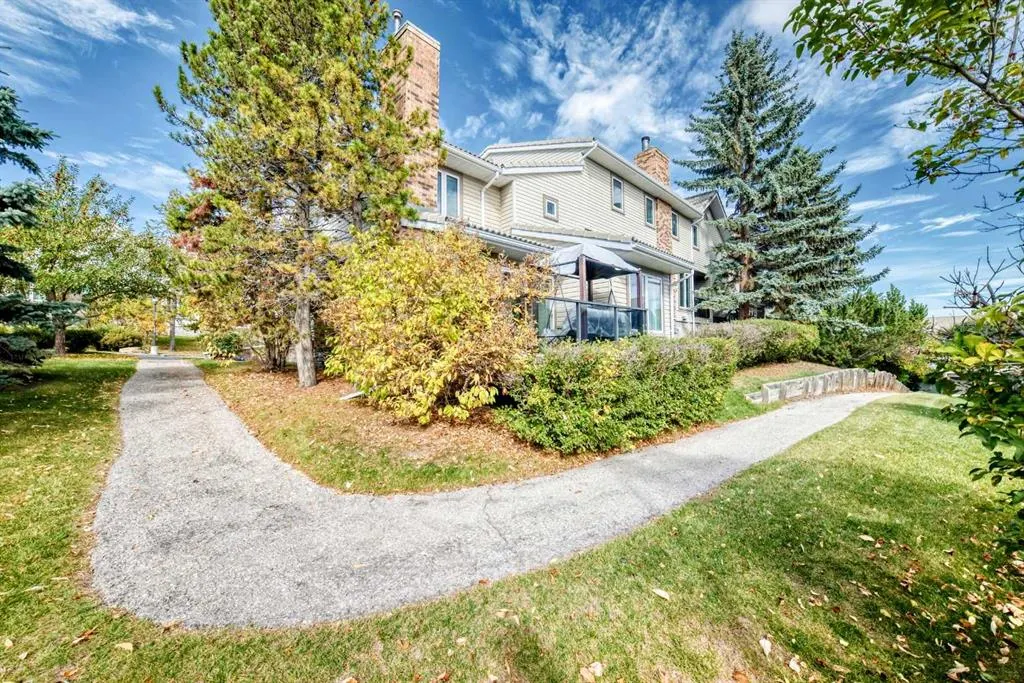 316 Coachway Lane SW