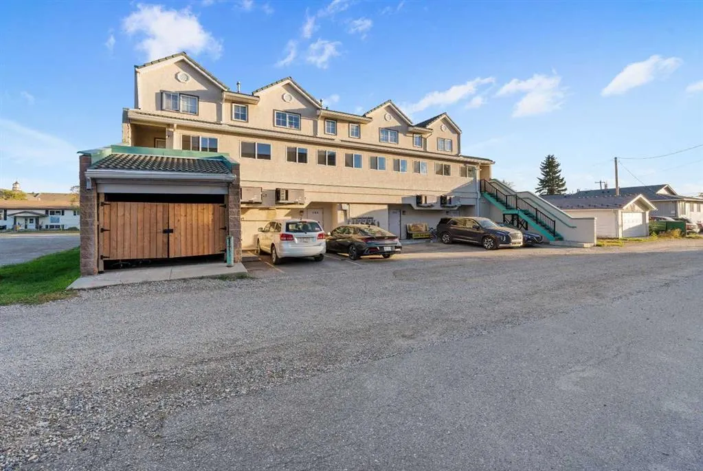 320A 2 Avenue