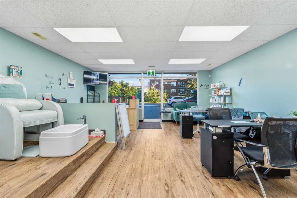 320A 2 Avenue