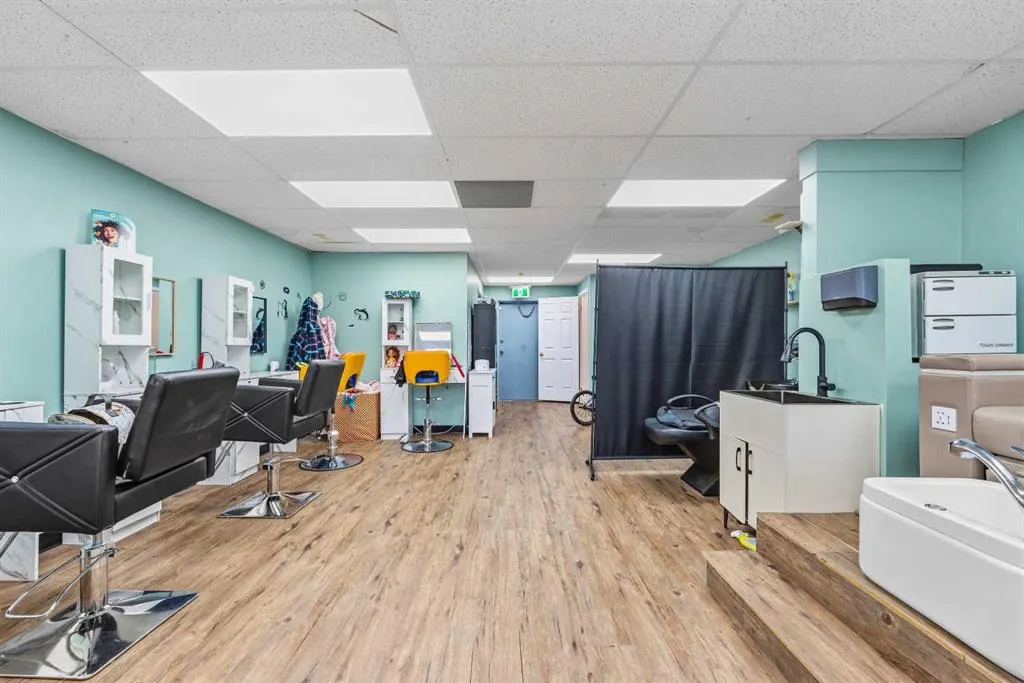 320A 2 Avenue