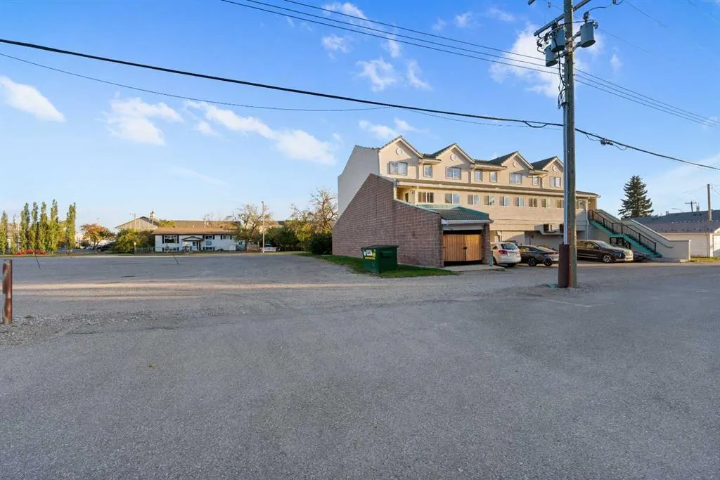 320A 2 Avenue