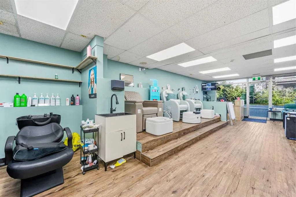 320A 2 Avenue