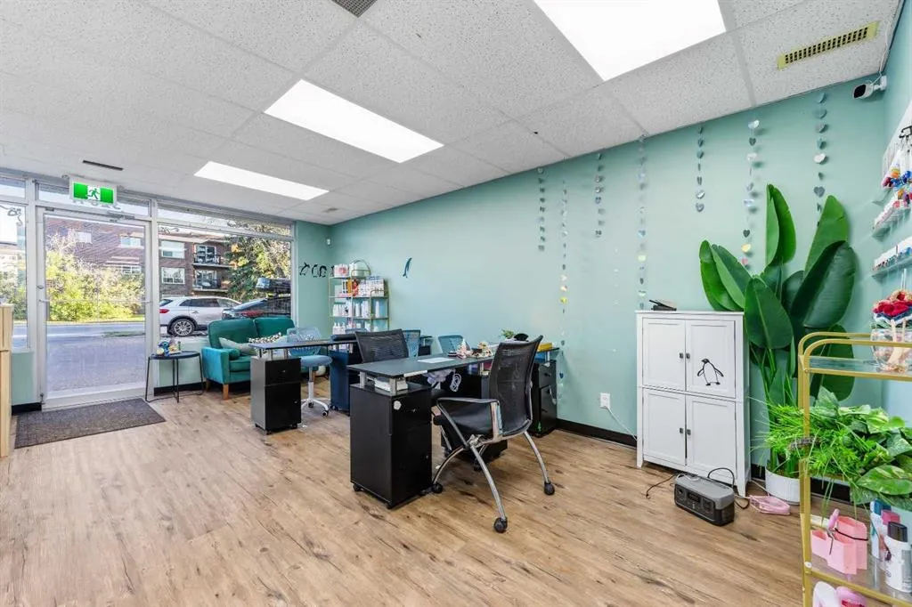 320A 2 Avenue