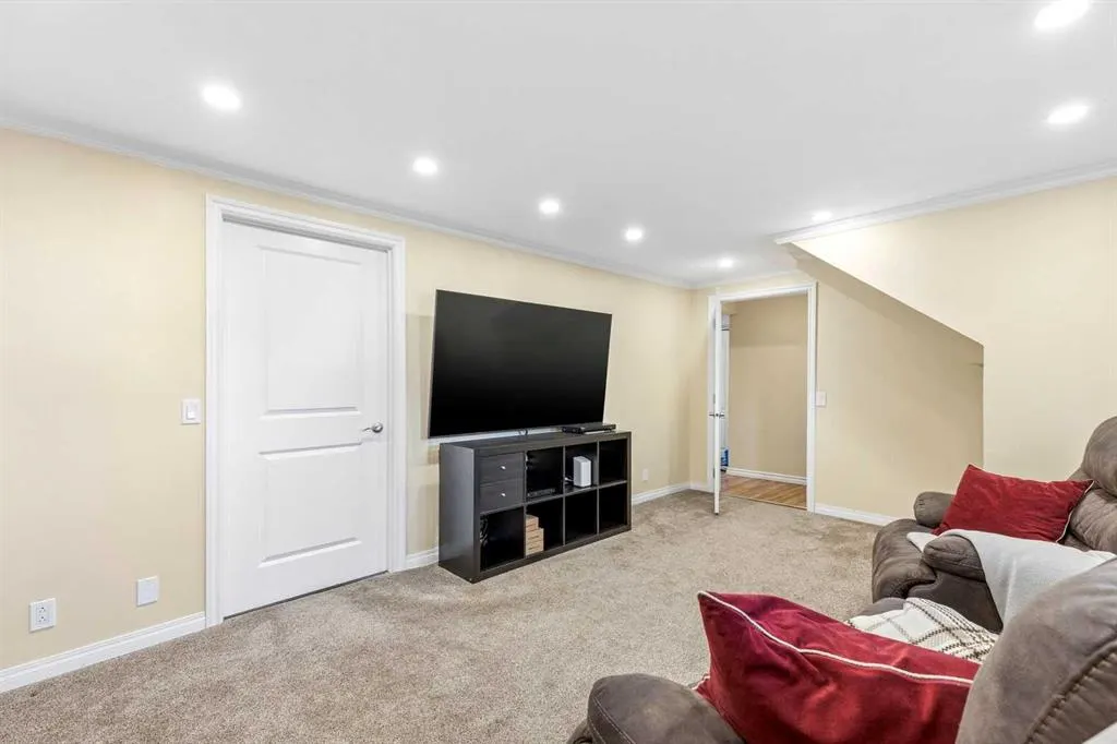 103 Dovercrest Way SE