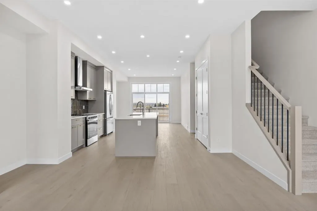 124 Greenwich Drive NW