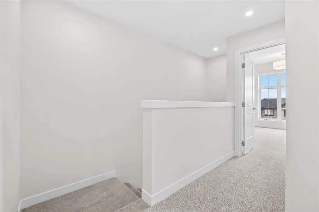 124 Greenwich Drive NW
