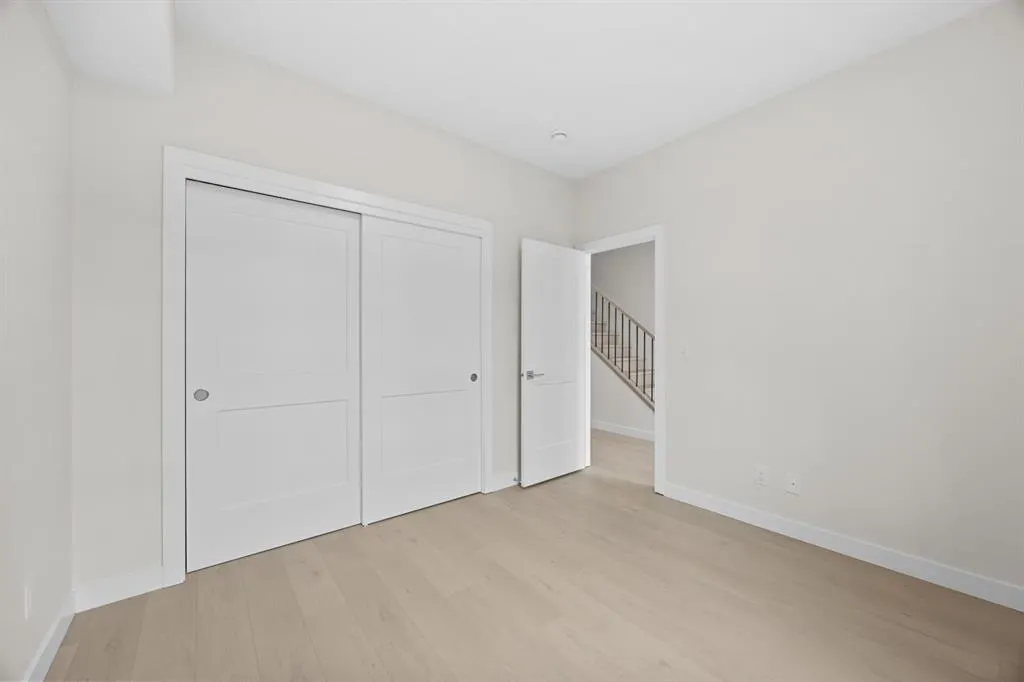 124 Greenwich Drive NW