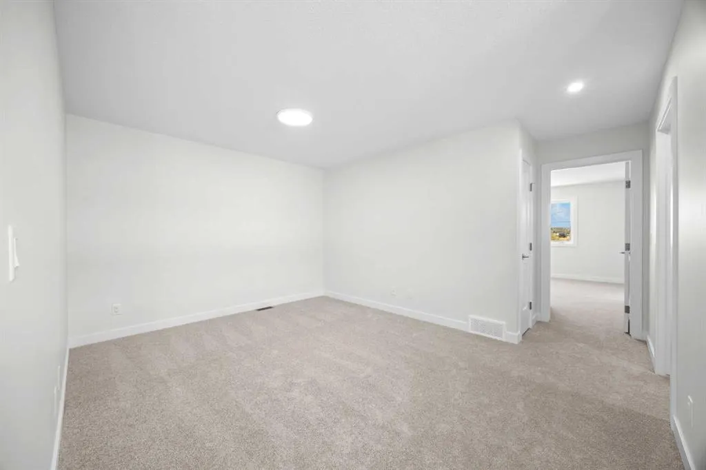 131 Greenwich Drive NW