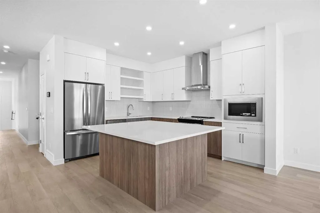 131 Greenwich Drive NW