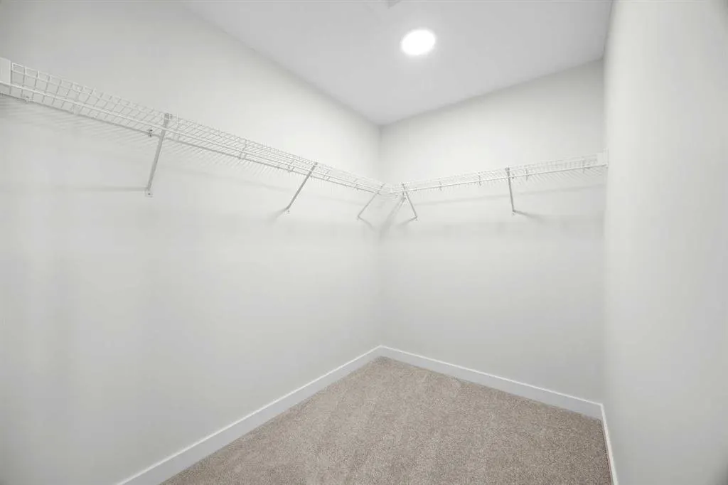 131 Greenwich Drive NW