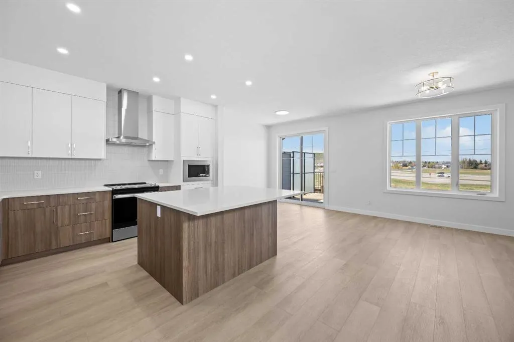 131 Greenwich Drive NW