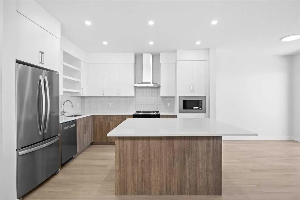 131 Greenwich Drive NW