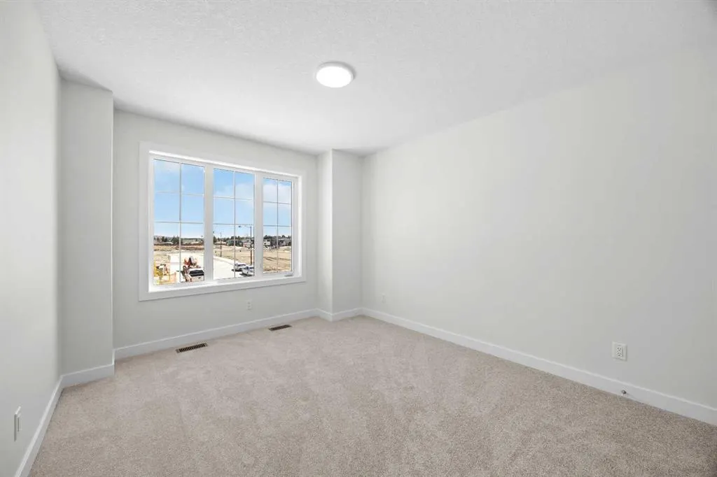 131 Greenwich Drive NW