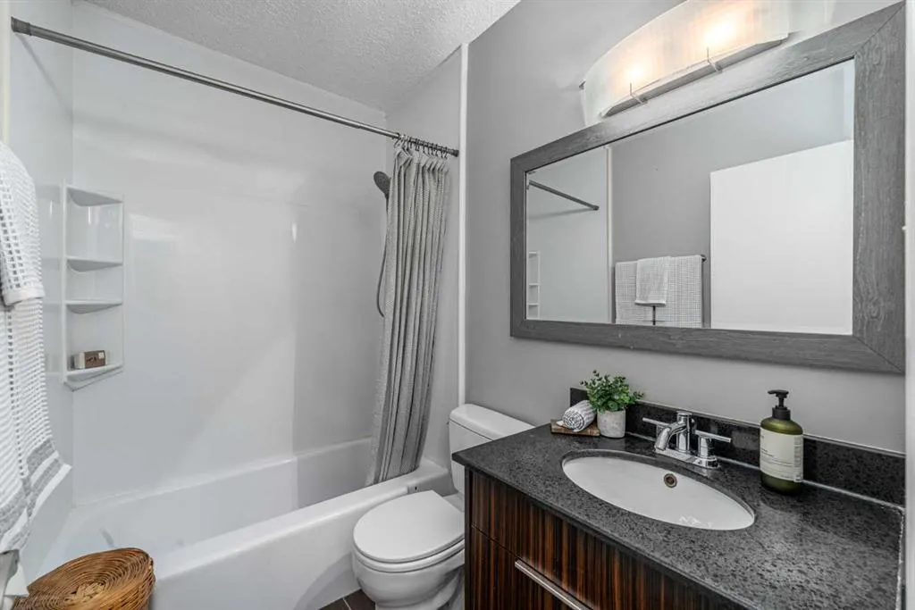 1908 28 Avenue SW #301