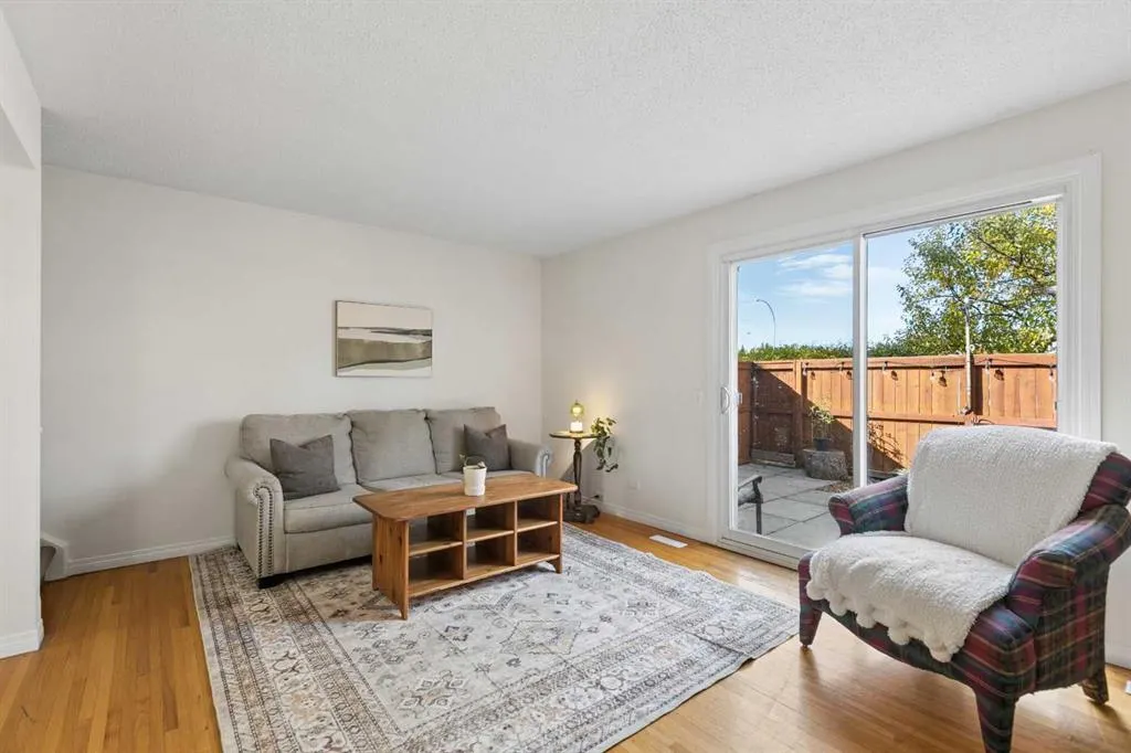 330 Canterbury Drive SW #8