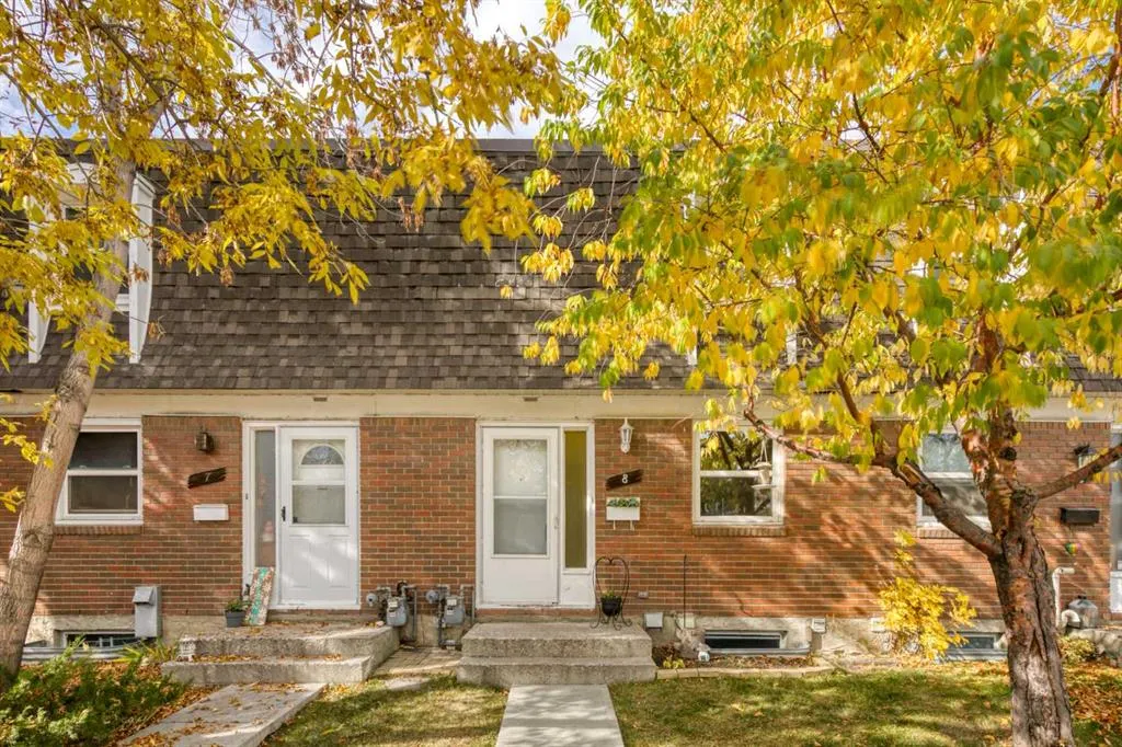 330 Canterbury Drive SW #8
