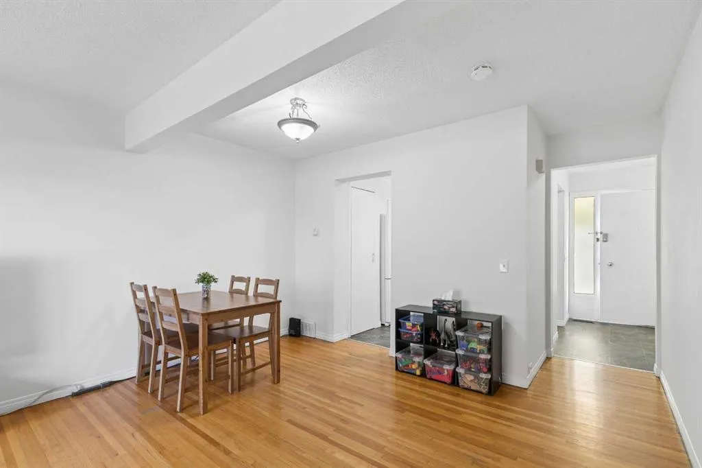 330 Canterbury Drive SW #8