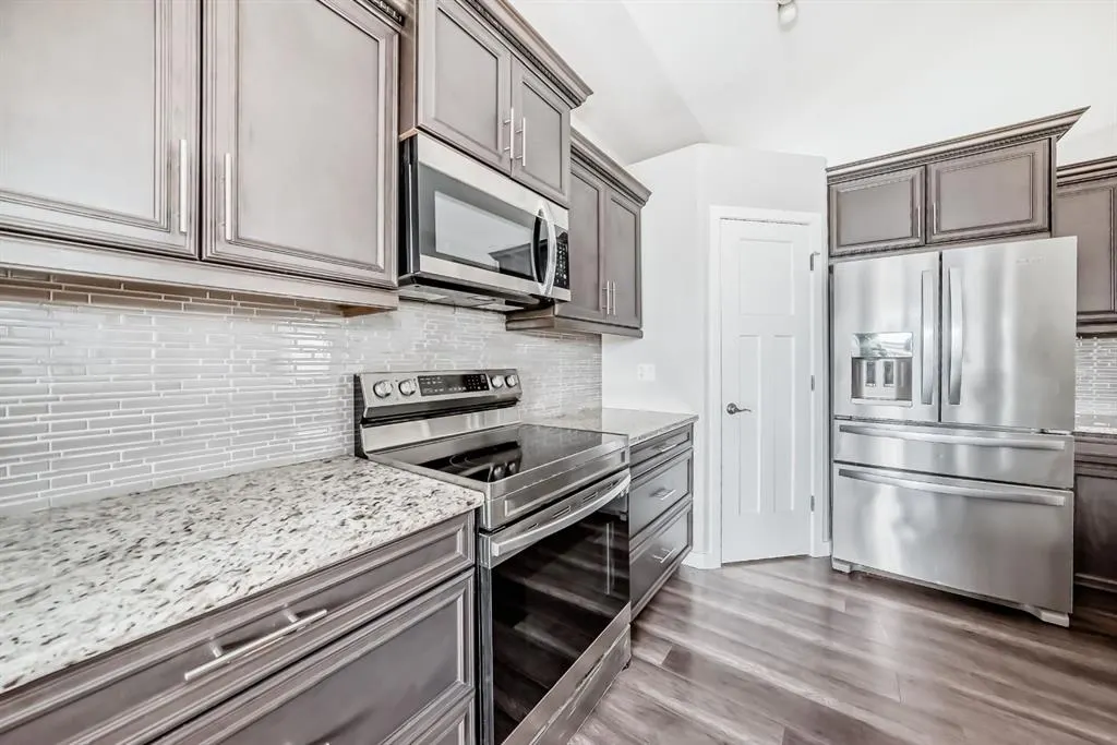 110 CEDAR Square