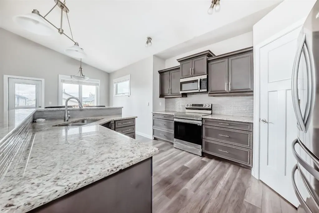 110 CEDAR Square