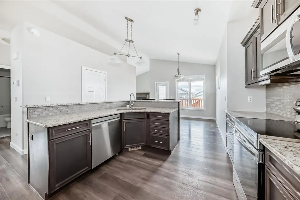 110 CEDAR Square