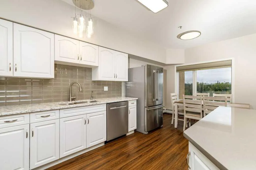 5590 45 Street #302