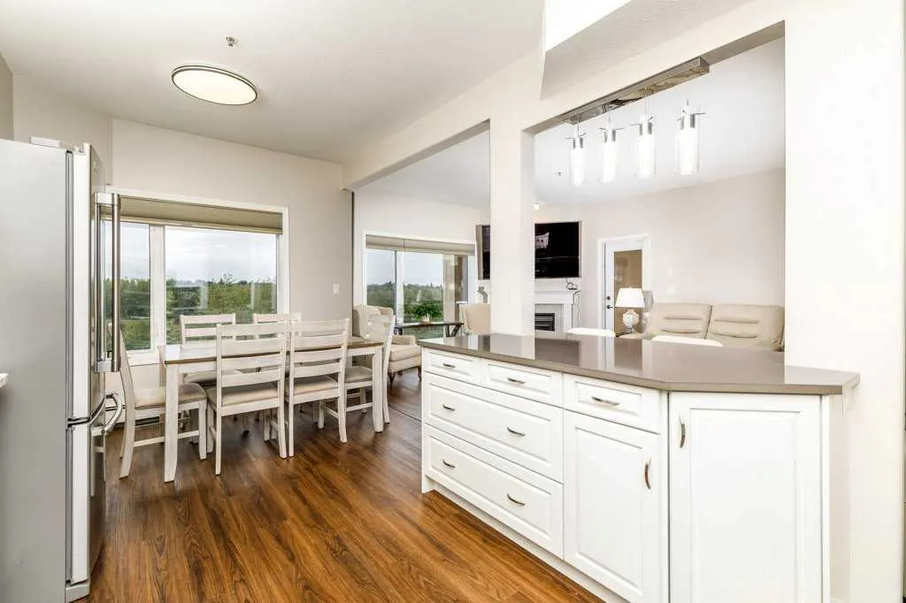 5590 45 Street #302