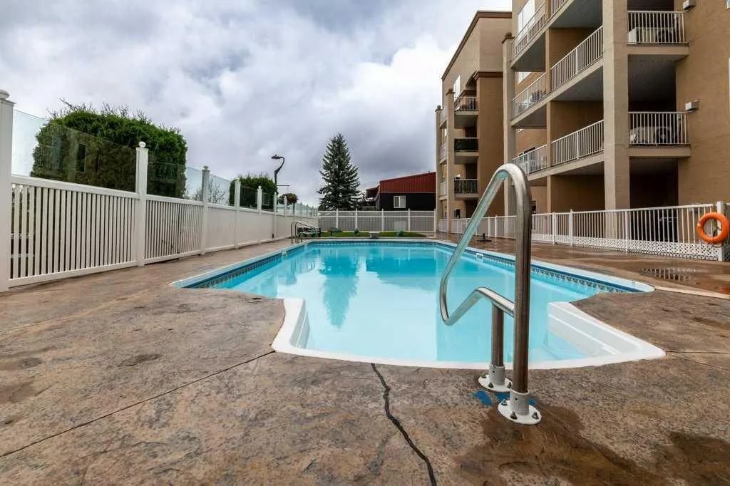 5590 45 Street #302