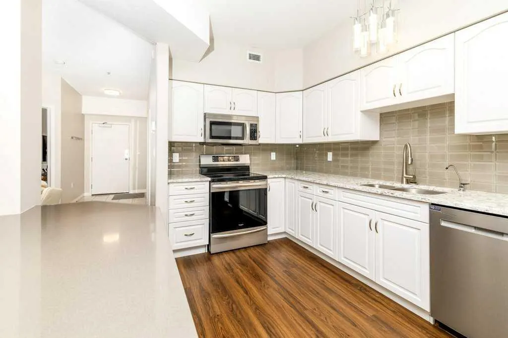 5590 45 Street #302