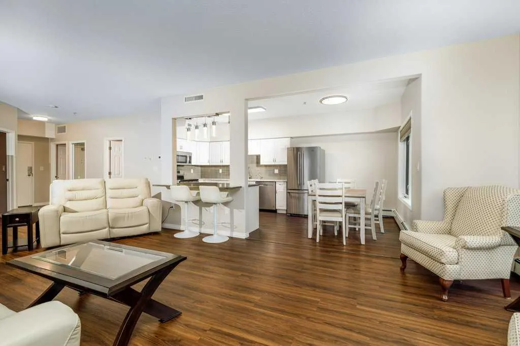 5590 45 Street #302