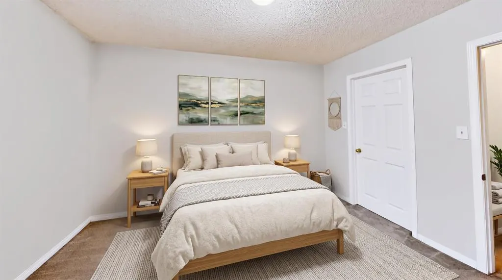 100 St. Laurent Way #17