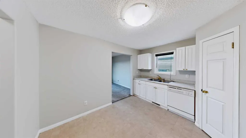 100 St. Laurent Way #17