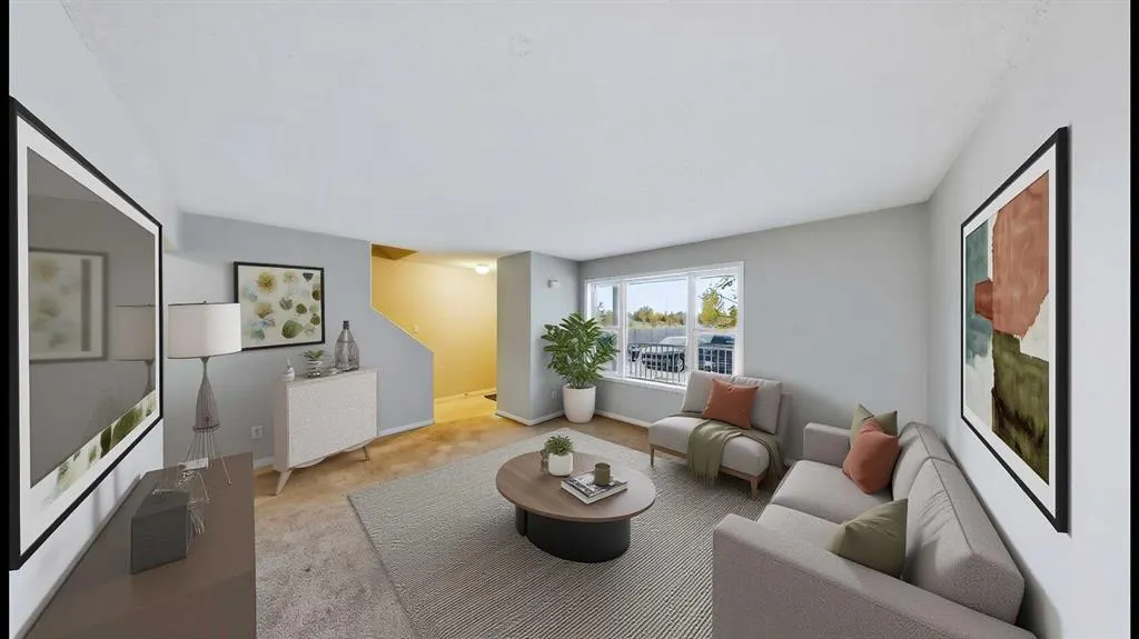 100 St. Laurent Way #17