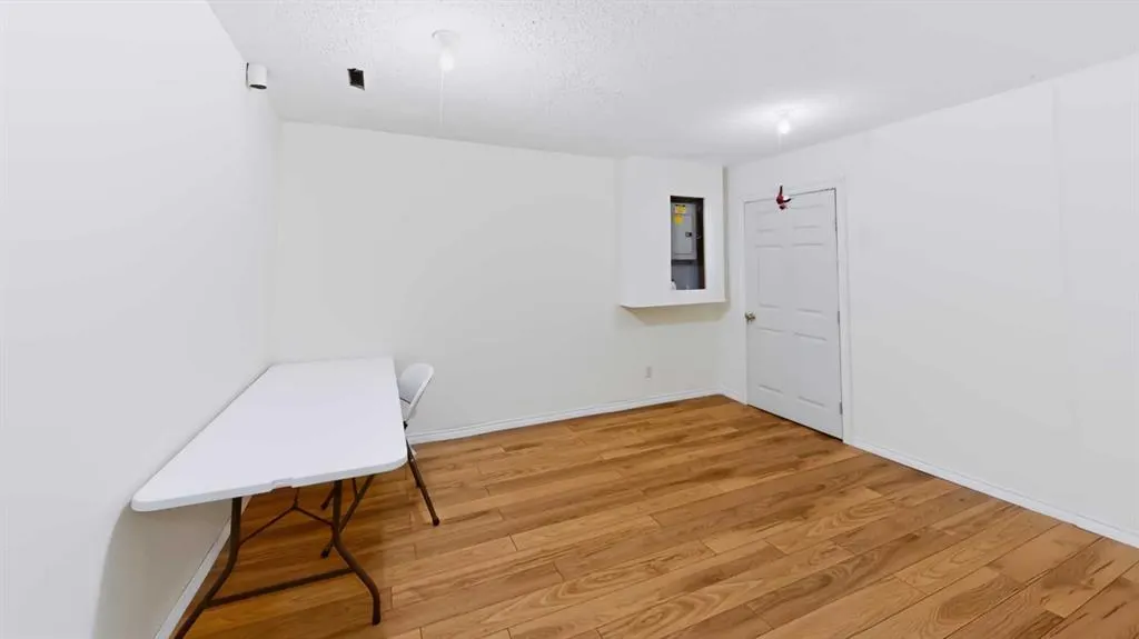 100 St. Laurent Way #17