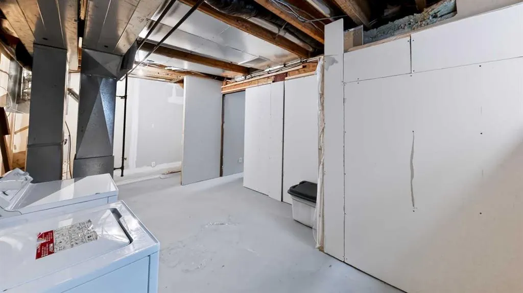 100 St. Laurent Way #17