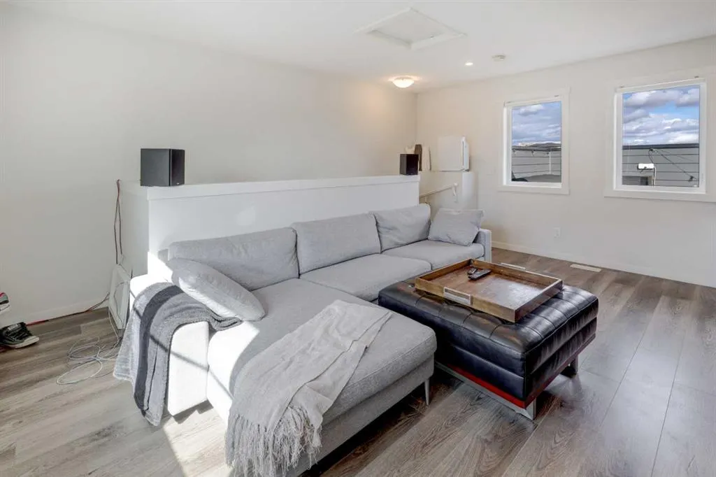 260 Rowley Way NW #319