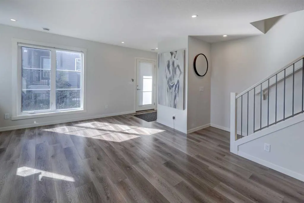 260 Rowley Way NW #319