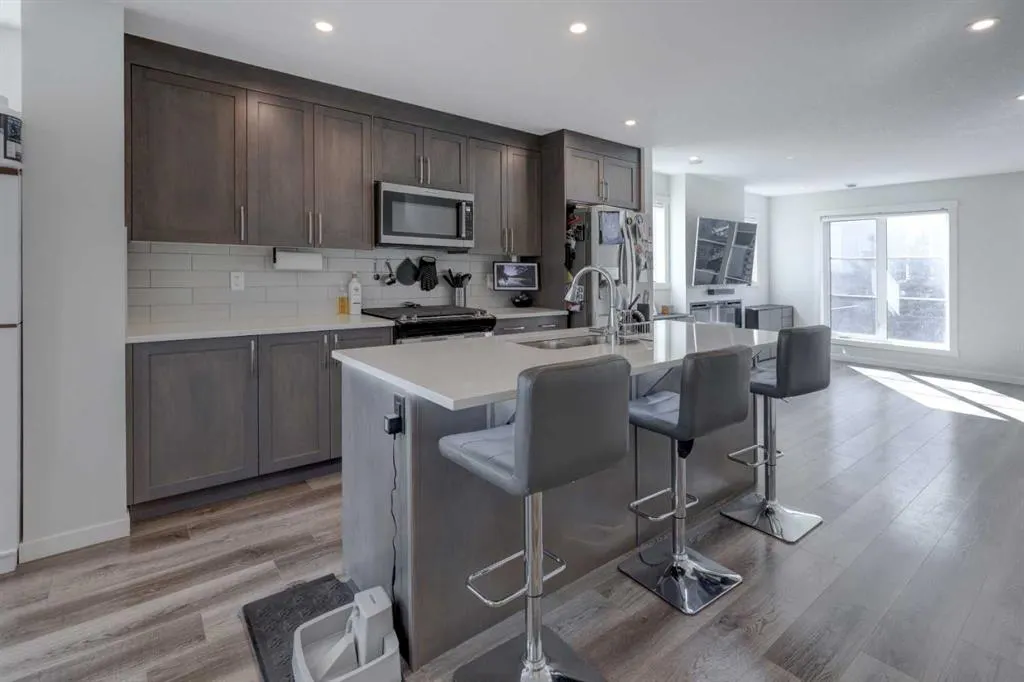 260 Rowley Way NW #319