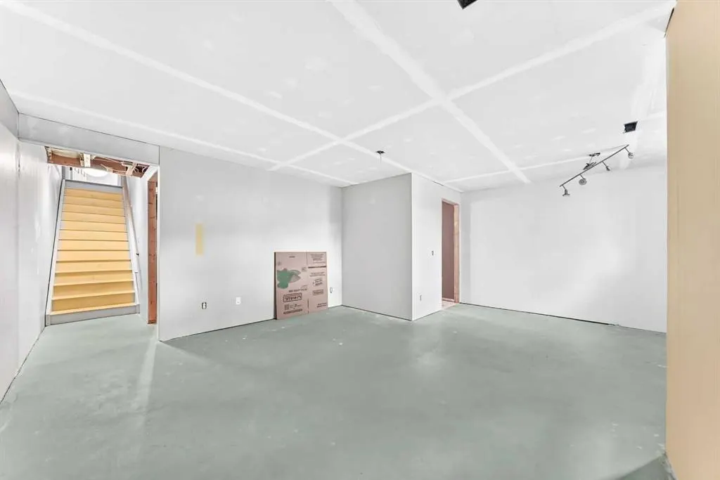 37 Beddington Gardens NE