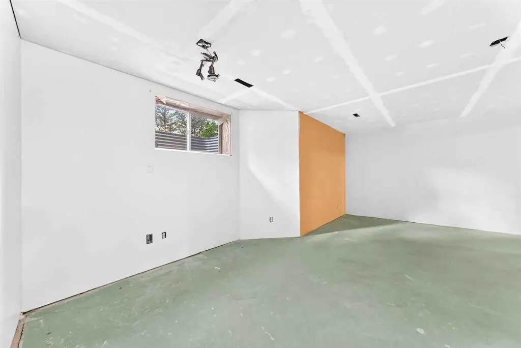 37 Beddington Gardens NE