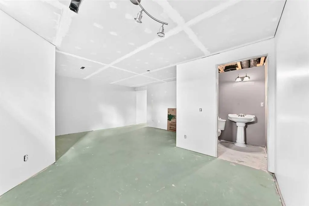 37 Beddington Gardens NE