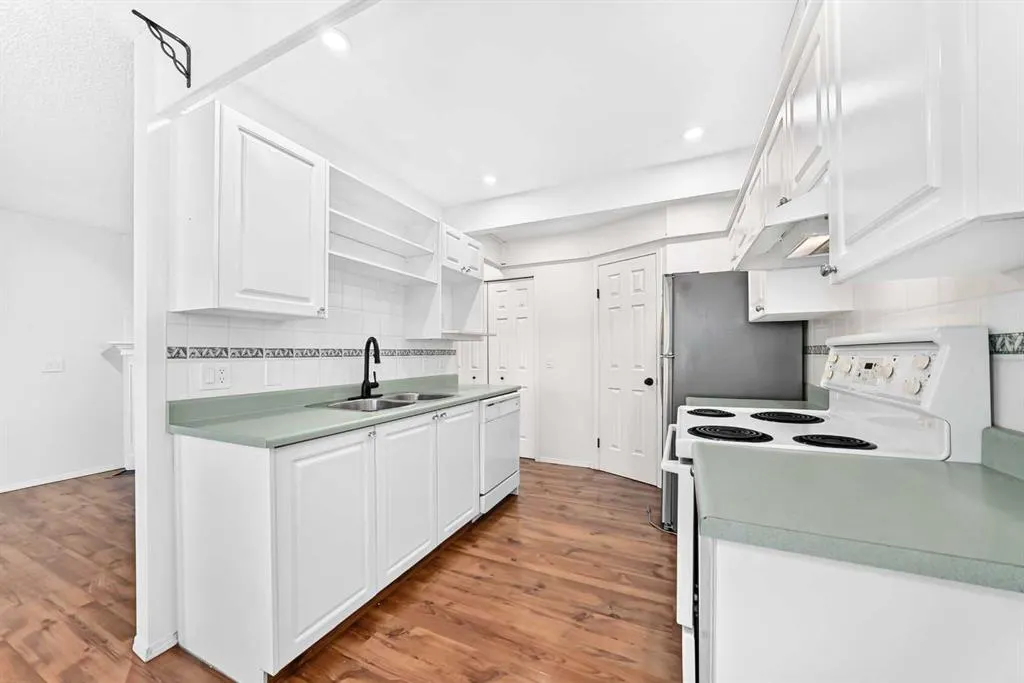 37 Beddington Gardens NE