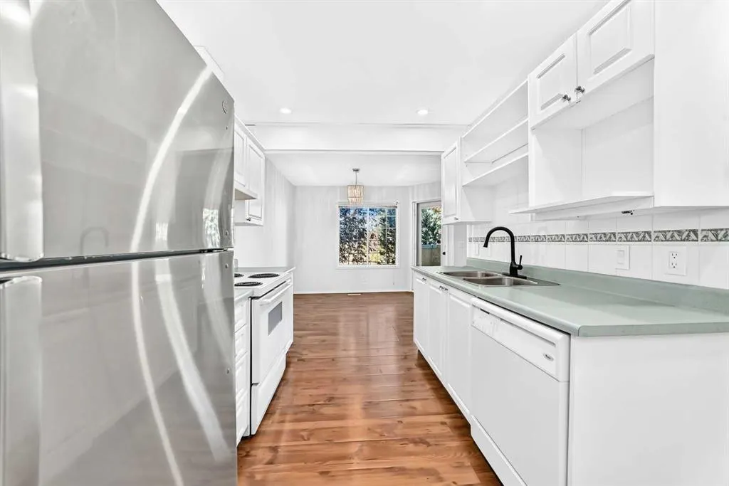 37 Beddington Gardens NE