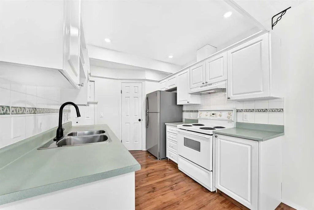 37 Beddington Gardens NE