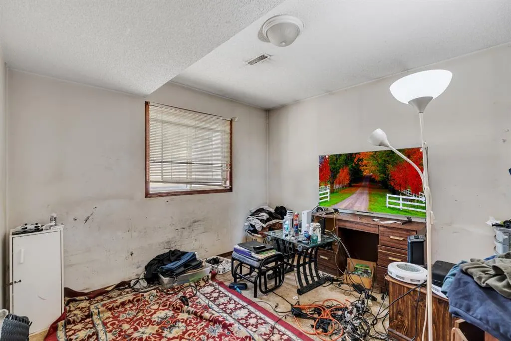 863 Applewood Drive SE