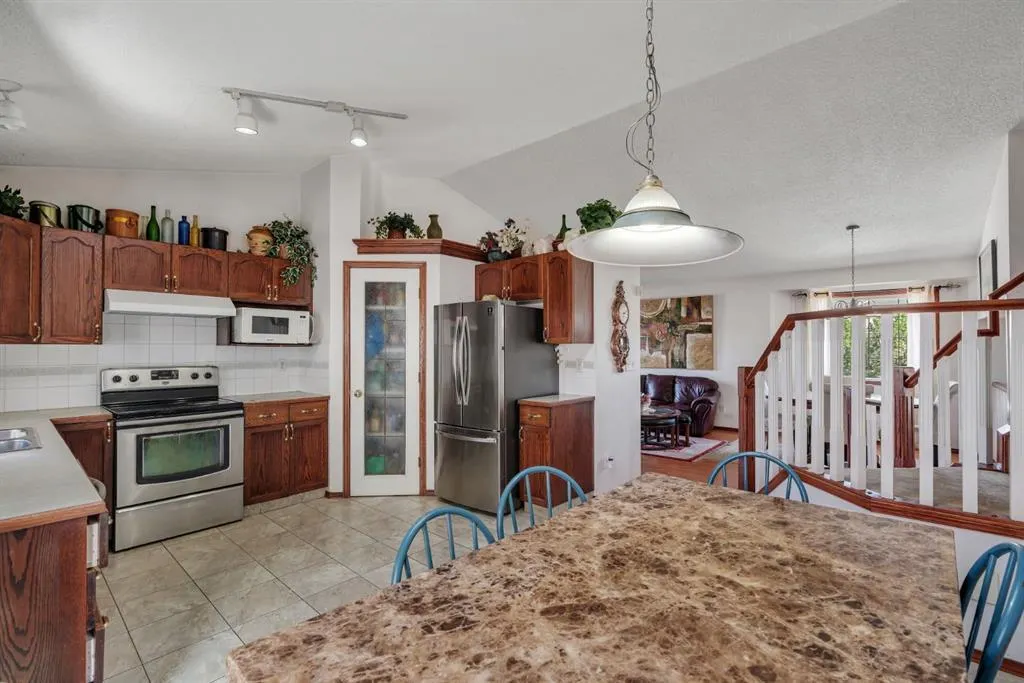 863 Applewood Drive SE