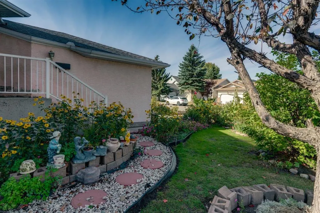 863 Applewood Drive SE